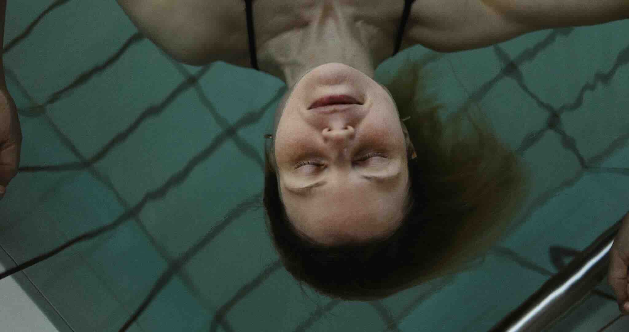 Swimming_Hall_movie_still_05